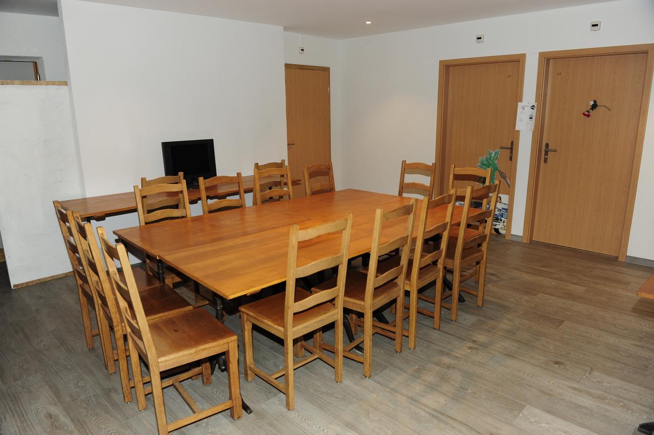 Hotel Restaurant Au Chasseur Orbe المظهر الخارجي الصورة